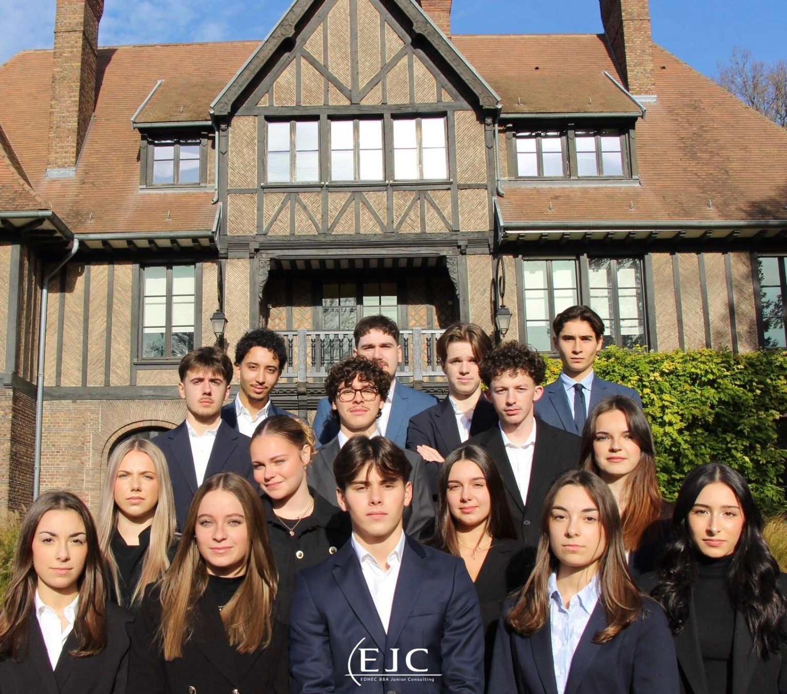 L'équipe d'EDHEC Junior Consulting (EJC)
